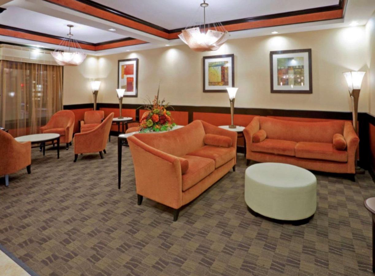 Comfort Inn & Suites Dallas Medical-Market Center Bagian luar foto
